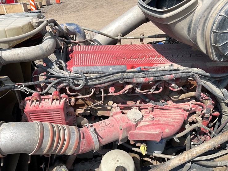 #2108-•-2012-peterbilt-truck-tractor-(has-mn-title-in-delay)-image-30
