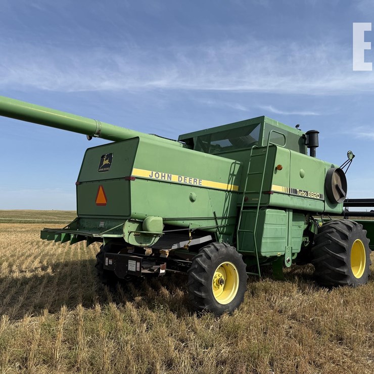 1983 JOHN DEERE 8820
