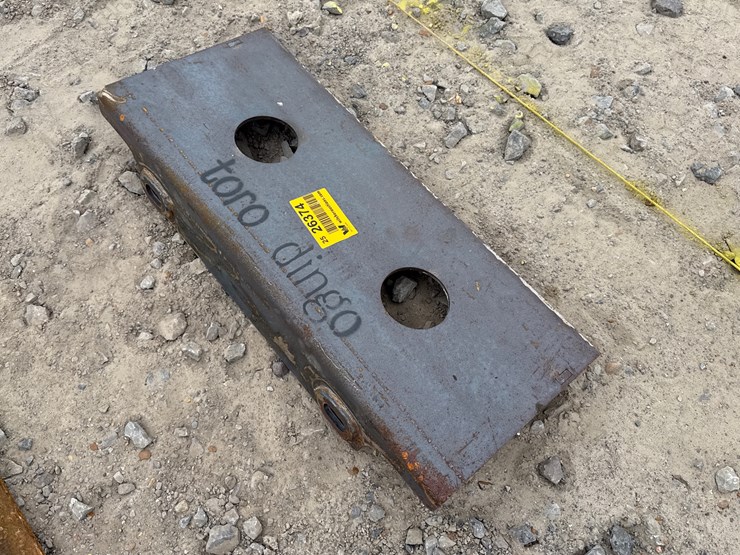 #230-•-#26374-•-unused-dingo-mini-skid-steer-mounting-plate-image-1