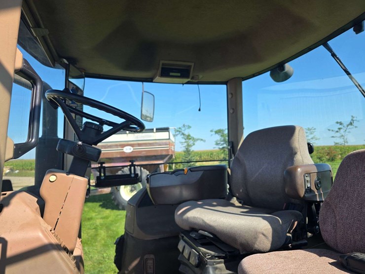 2004-john-deere-8320-image-54