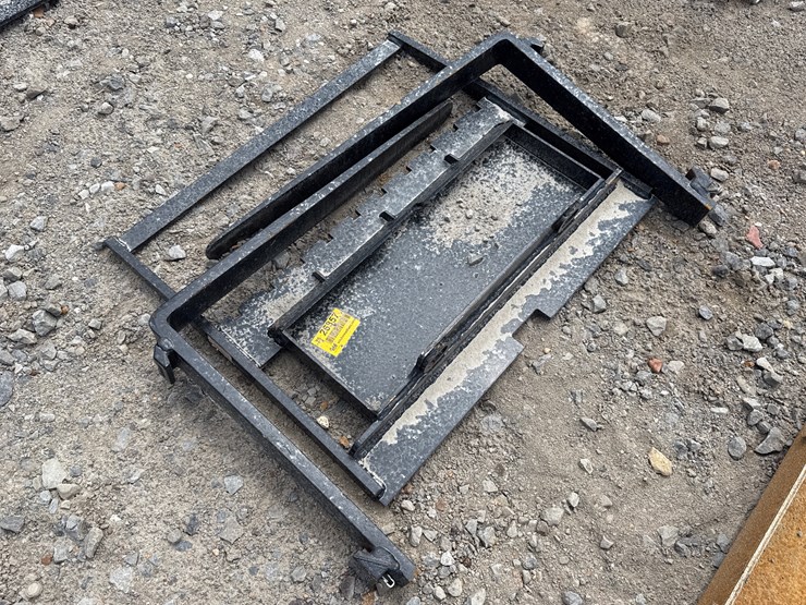 #230-•-#26357-•-unused-giyi-mini-skid-steer-forks-image-1