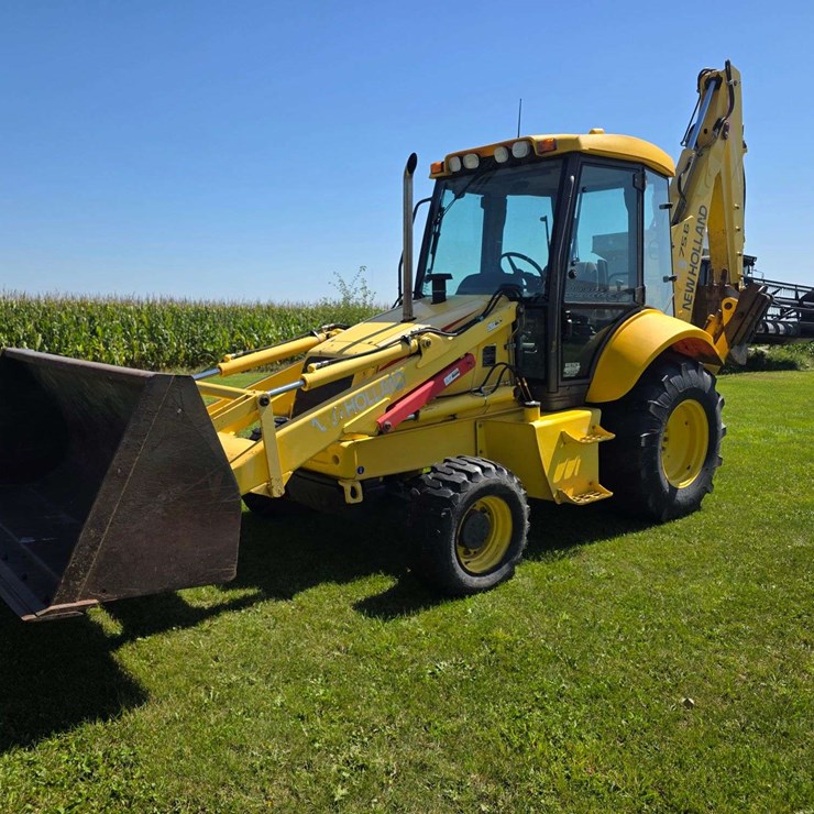 NEW HOLLAND LB75