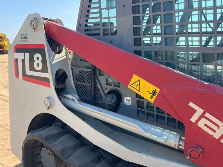 2018-takeuchi-tl8-image-25