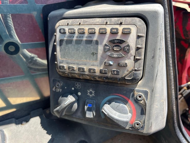2018-takeuchi-tl12v2-image-30