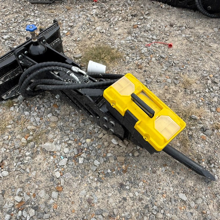 #230 • #27017 • Unused GIYI GY-P45 Mini Skid Steer Breaker PSC452507147