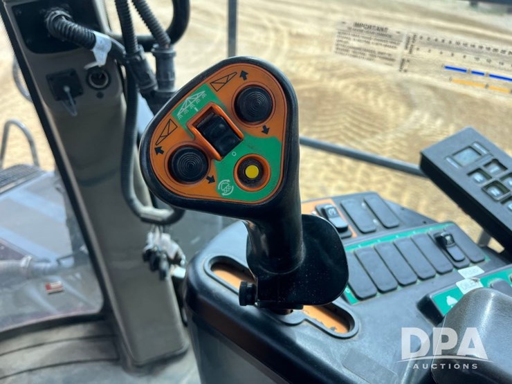 2015-case-ih-titan-4530-image-93