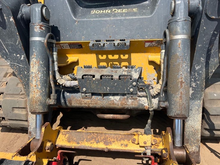 2020-deere-333g-image-12