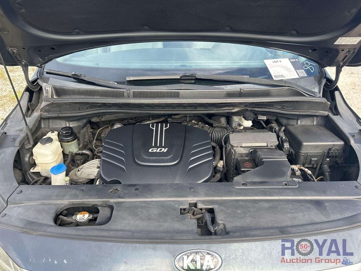 2017-kia-sedona-lx-image-9