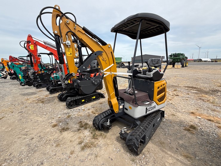 #220-•-#26490-•-unused-cfg-xz20r-mini-excavator-image-1