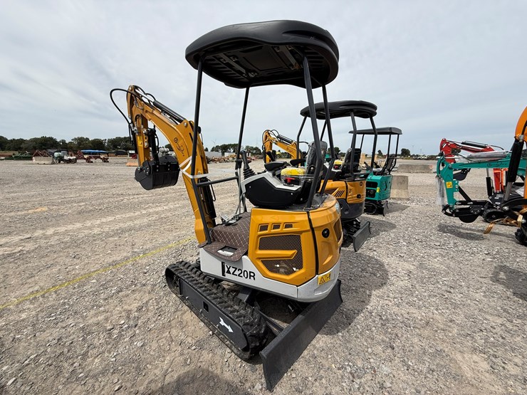 #220-•-#26489-•-unused-cfg-xz20r-mini-excavator-xz20r202507070018-image-4