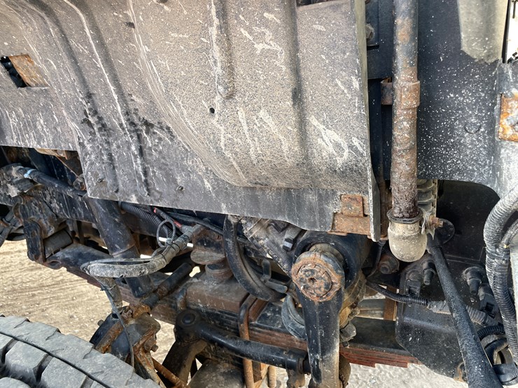 #2116-•-2014-international-7600-crane/digger-truck-(has-mn-title)-image-45