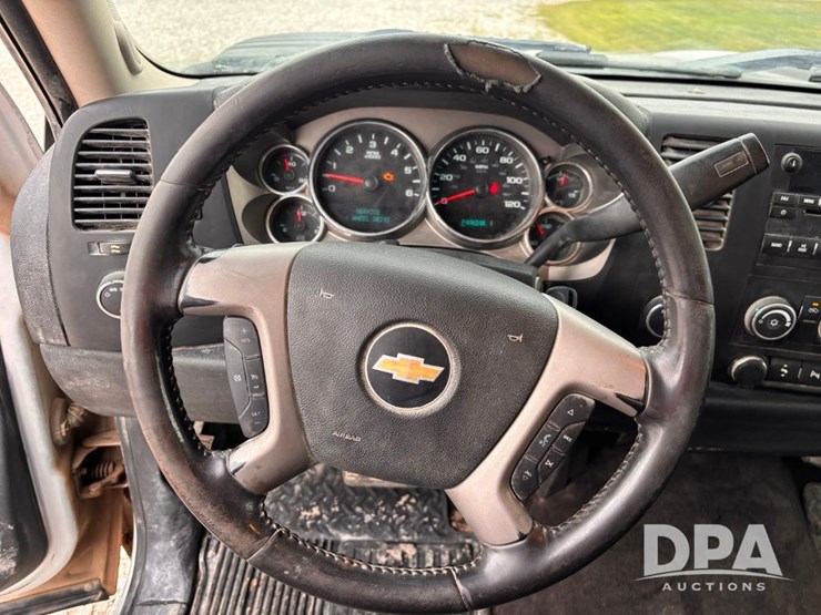 2011-chevrolet-2500hd-image-74