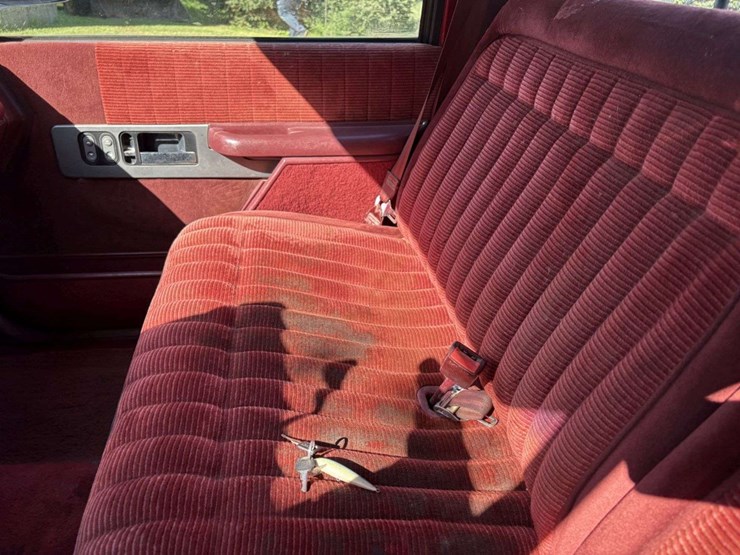 1990-chevy-silverado-k1500-4x4,-reg-cab,-8’-box,-245/75r16-tires-on-alloy-rims,-350-v8,-block-heater-image-42