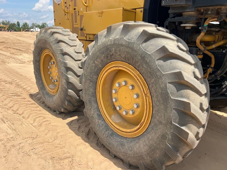 2020-caterpillar-120-image-31