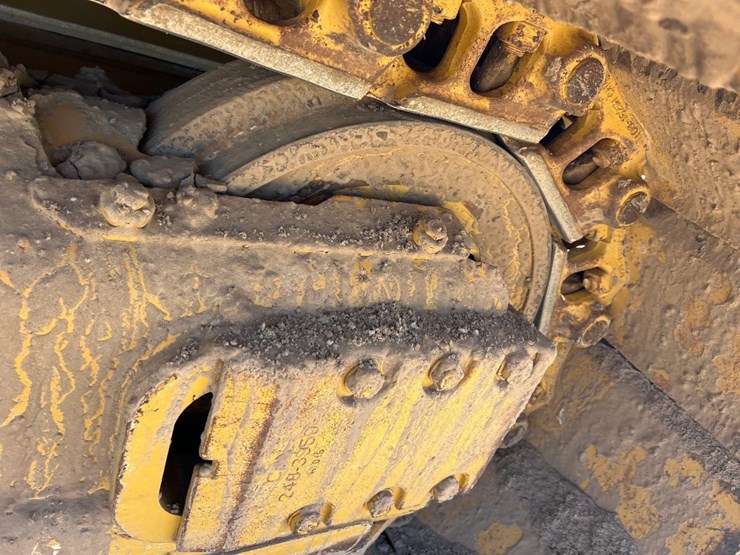 2020-caterpillar-d6k2-lgp-image-21