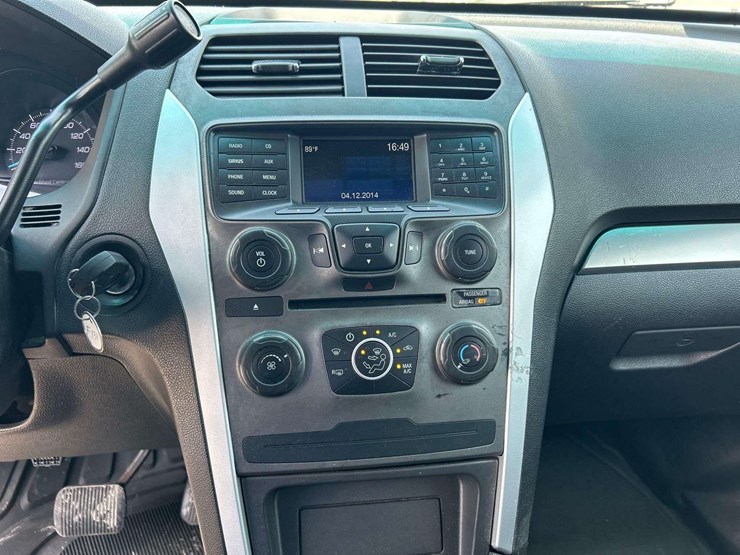 2014-ford-explorer-image-18