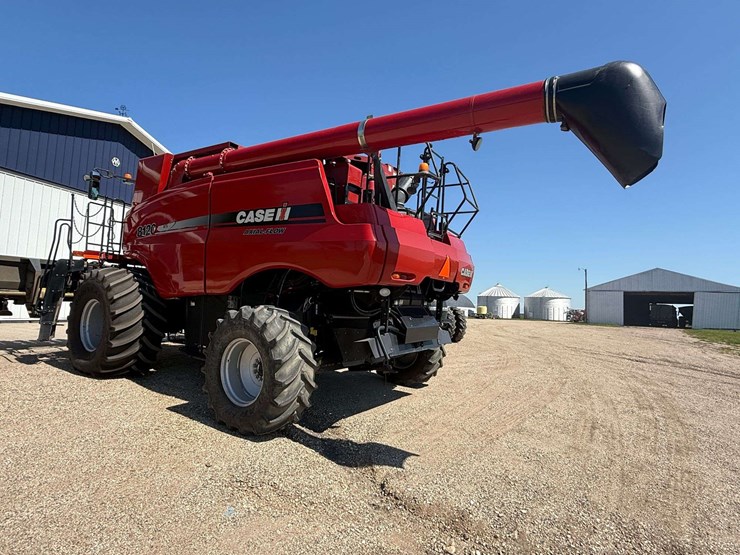 2009-case-ih-8120-image-11