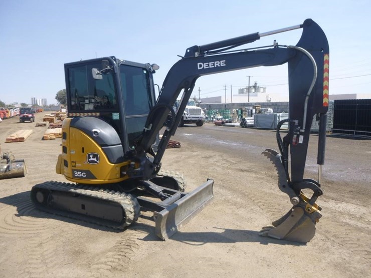 2022-deere-35g-image-2