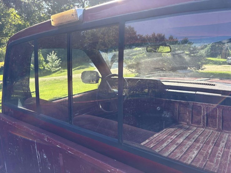 1990-chevy-silverado-k1500-4x4,-reg-cab,-8’-box,-245/75r16-tires-on-alloy-rims,-350-v8,-block-heater-image-15