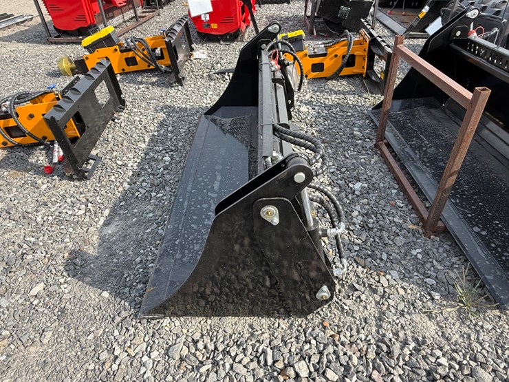 #2000-•-#26266-•-unused-giyi-72"-skid-steer-bucket-fkhd722507243-image-6