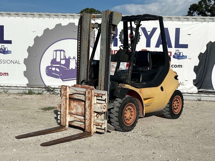 baker-bfd80-8,000lbs-diesel-forklift-image-1