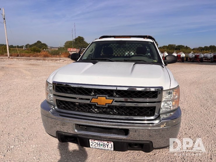 2012-chevrolet-3500-image-3