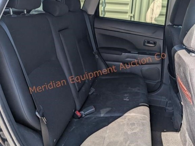 2014-mitsubishi-outlander-image-40