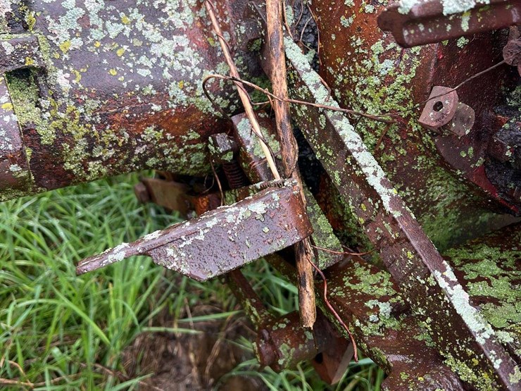 massey-harris-rear-end-image-24