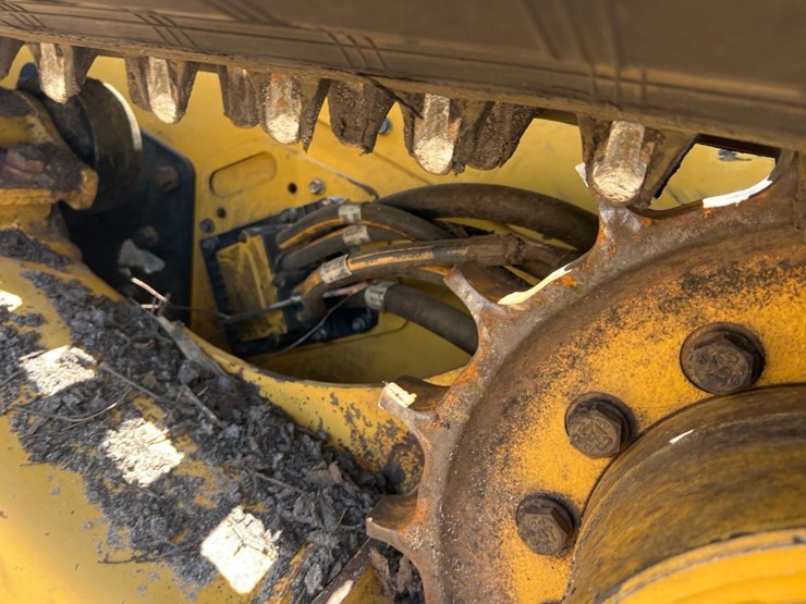 2022-caterpillar-279d3-image-23