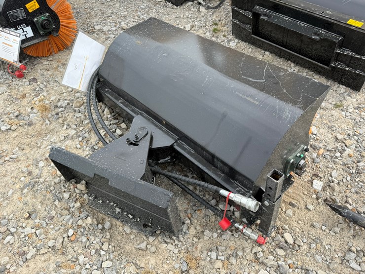 #230-•-#27006-•-unused-giyi-gy-qsj-mini-skid-steer-sweeper-qsj250702-image-5