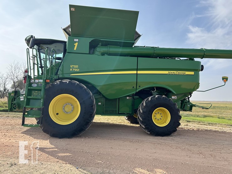 2021-john-deere-s790-image-6