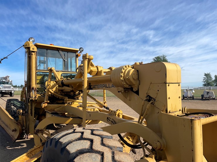 #2026-•-cat-no.12-road-grader-image-6