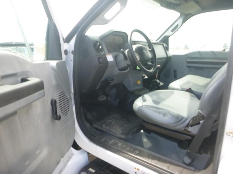 2013-ford-f650-image-13