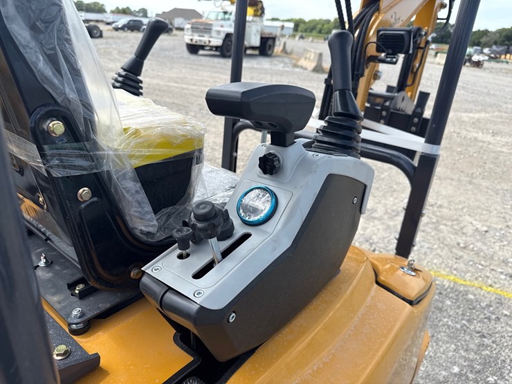 #220-•-#26488-•-unused-cfg-qk18r-mini-excavator-qk18r202507060510-image-15