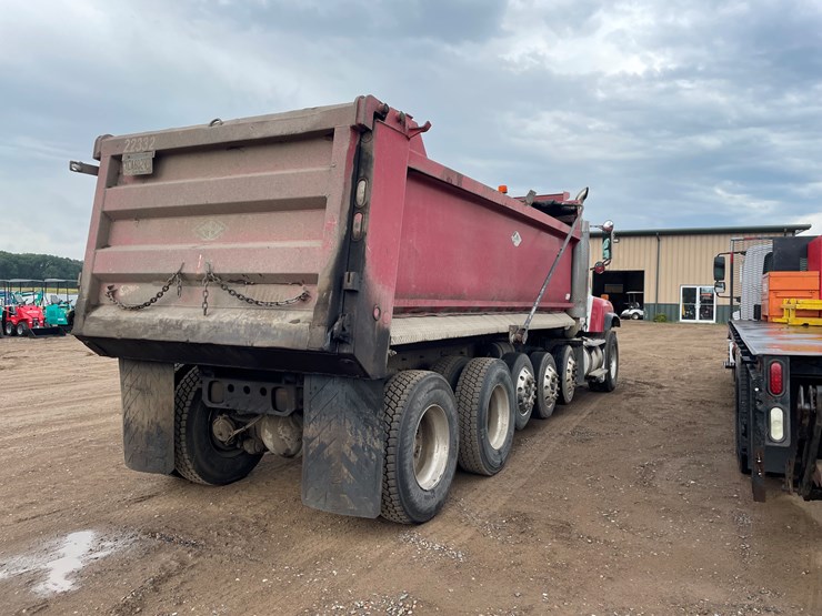 #2149-•-2002-international-5500i-dump-truck-(has-mn-title)-image-5