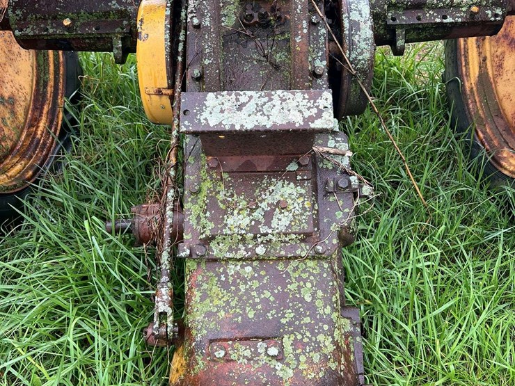 massey-harris-rear-end-image-8
