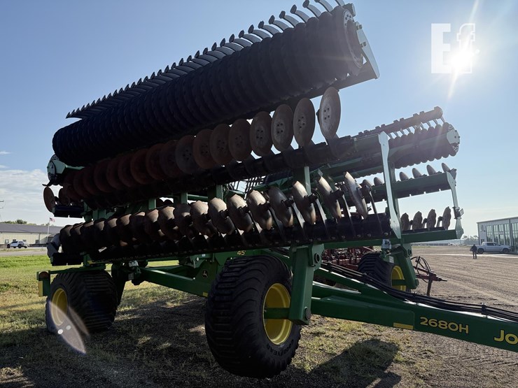 2021-john-deere-2680h-image-4
