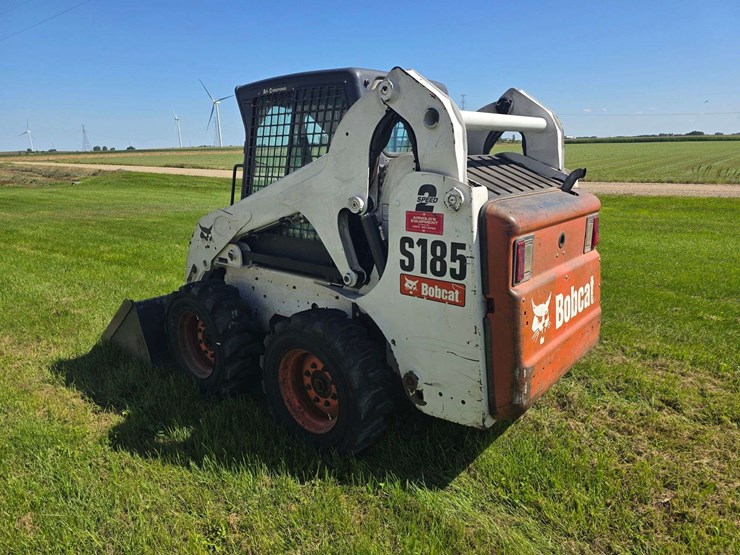 2010-bobcat-s185-image-11