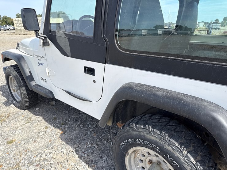1997-jeep-wrangler-image-13