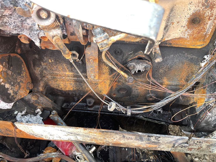#2059-•-lull-telehandler-*non-runner*-*fire-damage*-image-40