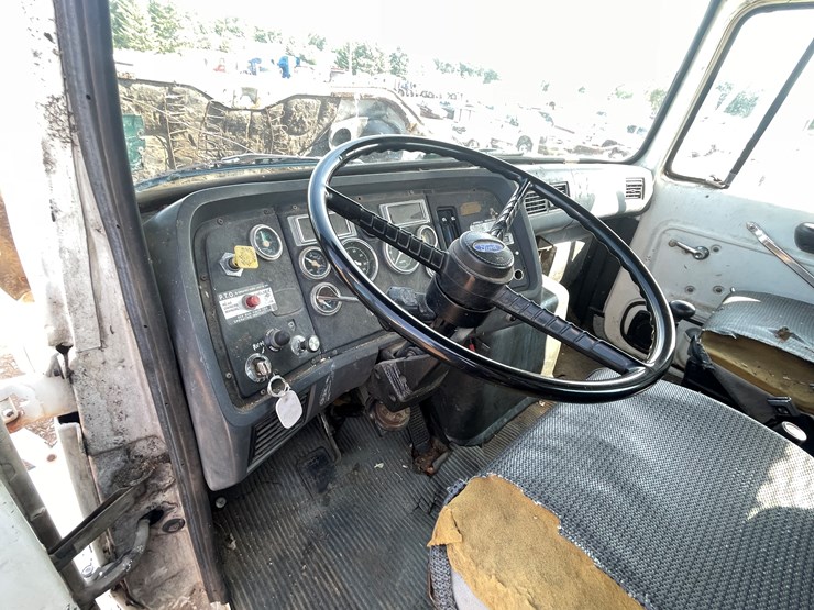1991-ford-l8000-image-26