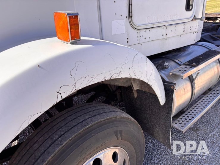 2005-kenworth-t800-image-21