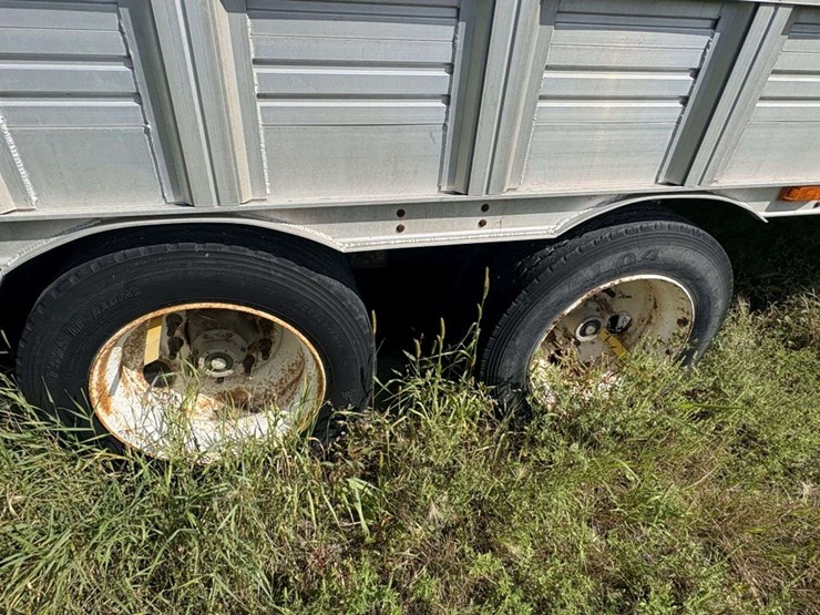 2003-barrett-52’-pig-semi-trailer,-102”-wide-ground-loader,-tandem-axle,-255/70r22.5-on-steel-hub-pi-image-10