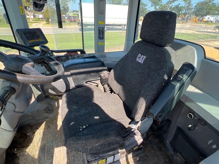 2018-caterpillar-926m-image-29