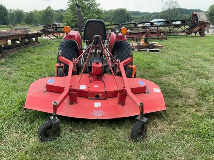 #124-•-massey-ferguson-mf210-tractor-image-8