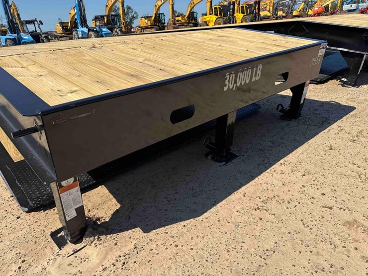 unused-x-star-20'-x-101"-loading-ramp-image-3