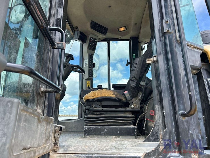 2013-caterpillar-950k-image-20