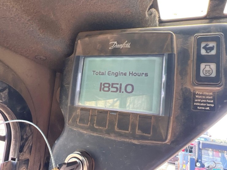 takeuchi-ts80r2-image-23