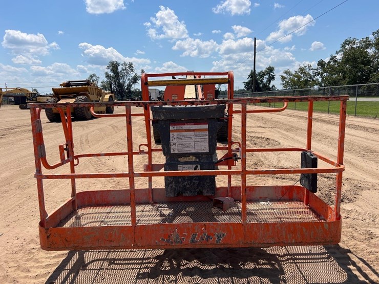 2006-jlg-660sj-image-3