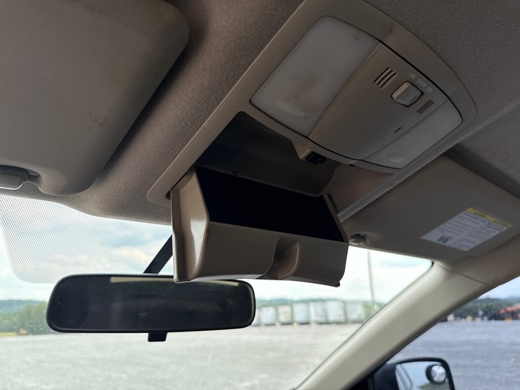 2012-nissan-rogue-image-21